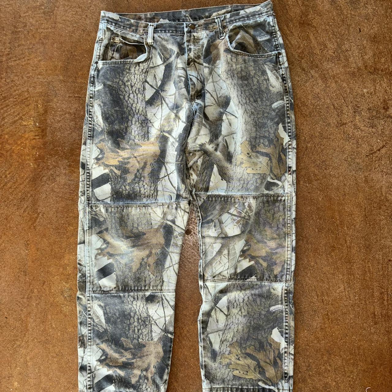 Baggy camo double knee wrangler pants Size 38x32... - Depop