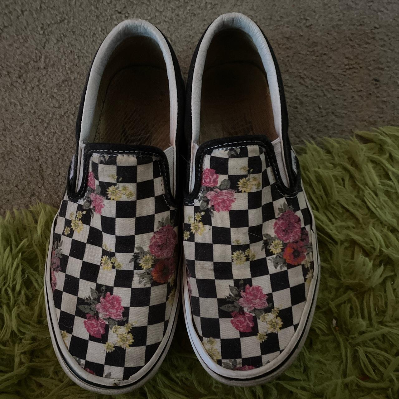 flower checkered vans pretty worn but can be cleaned... - Depop