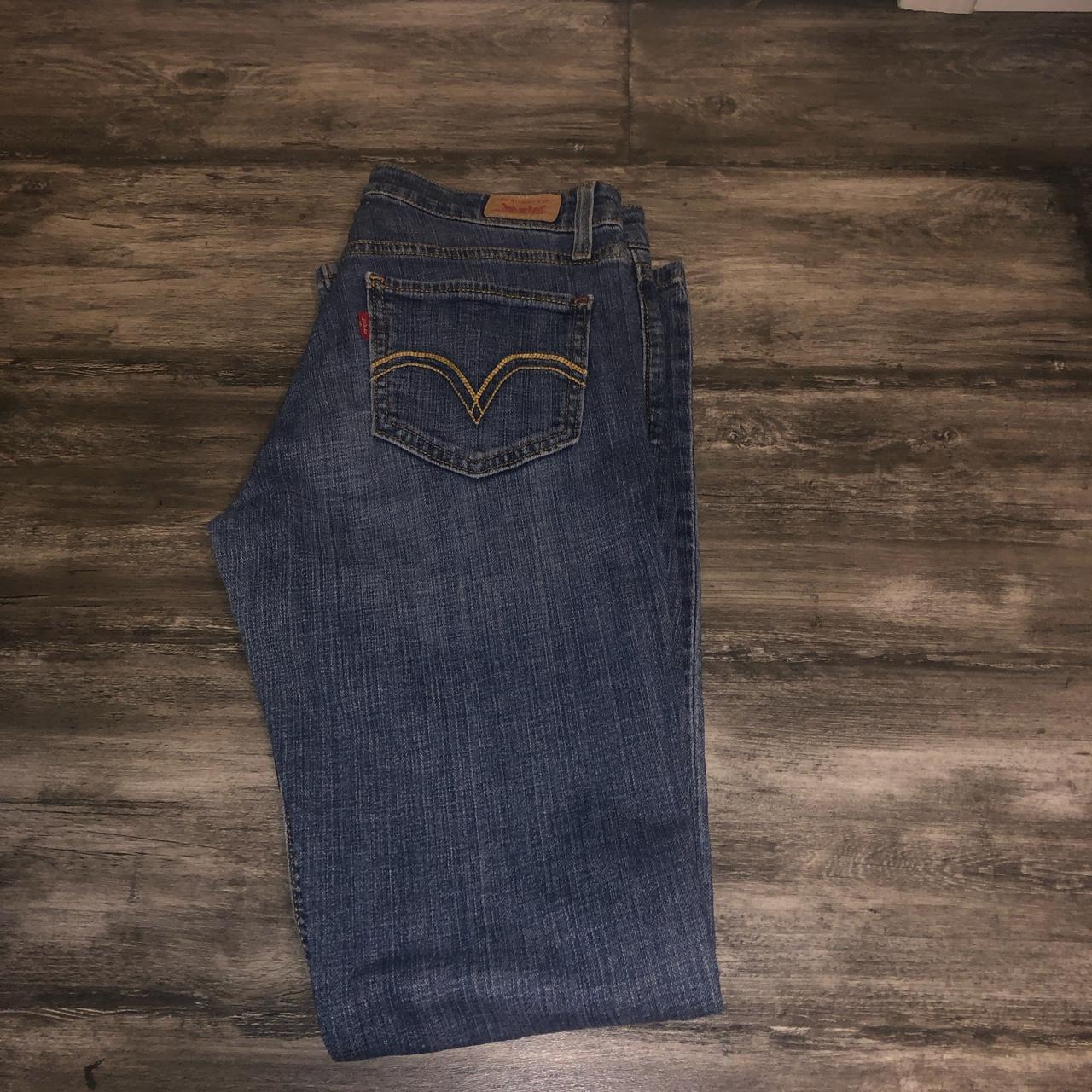 Levis best sale with holes