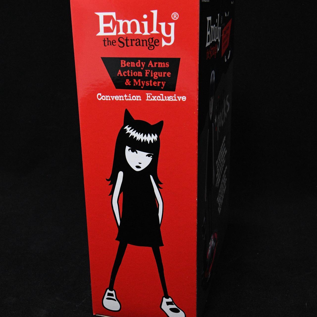 2023 SDCC Exclusive Emily the Strange Bendy Figure | Depop