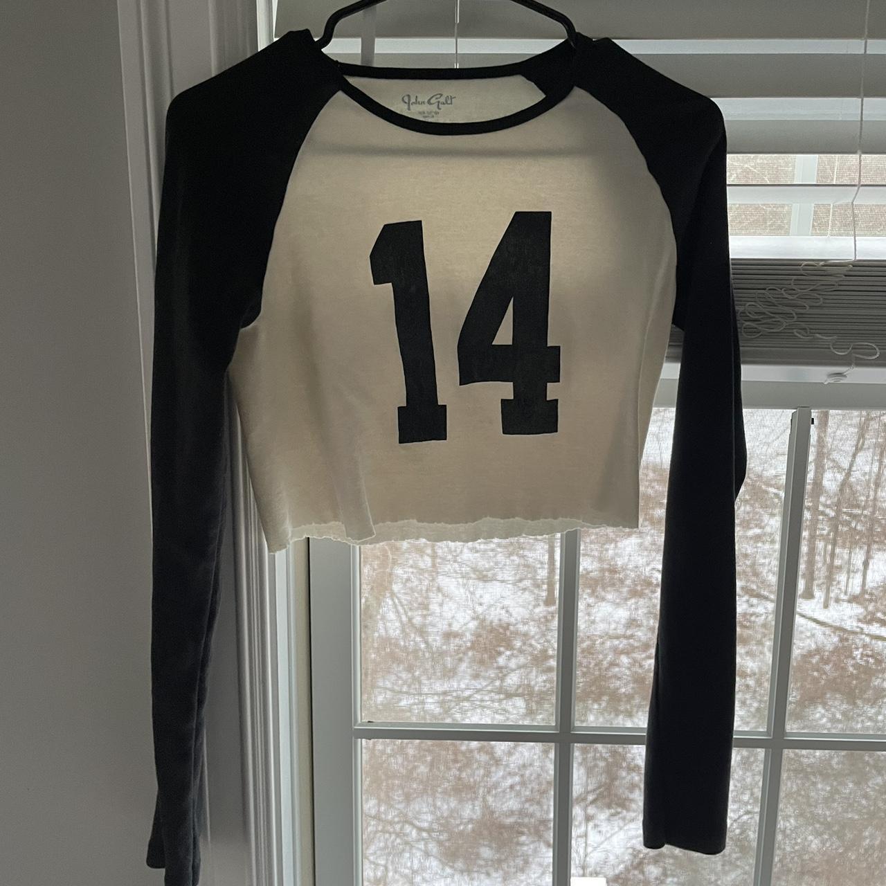 brandy melville スウェット　14 NWT Brandy Melville 14 sweater! | Depop