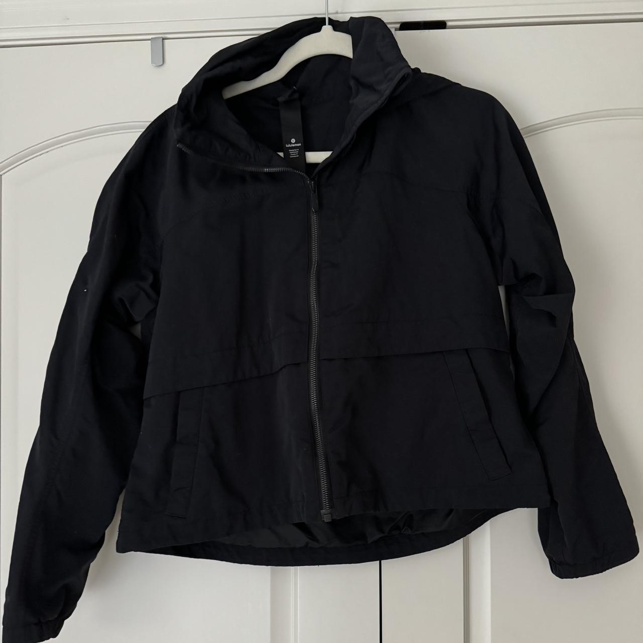 Lululemon windbreaker/rain jacket - Depop