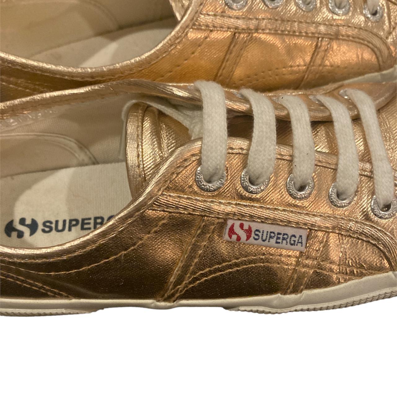 【新品・未使用】SUPERGA ゴールド スニーカー サイズ36 Superga Gold Metallic Sneaker size 38 size 7.5 in | Depop