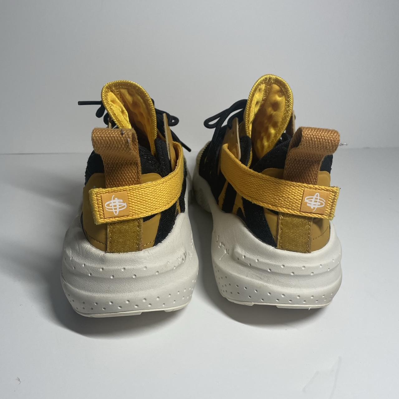 huarache type yellow