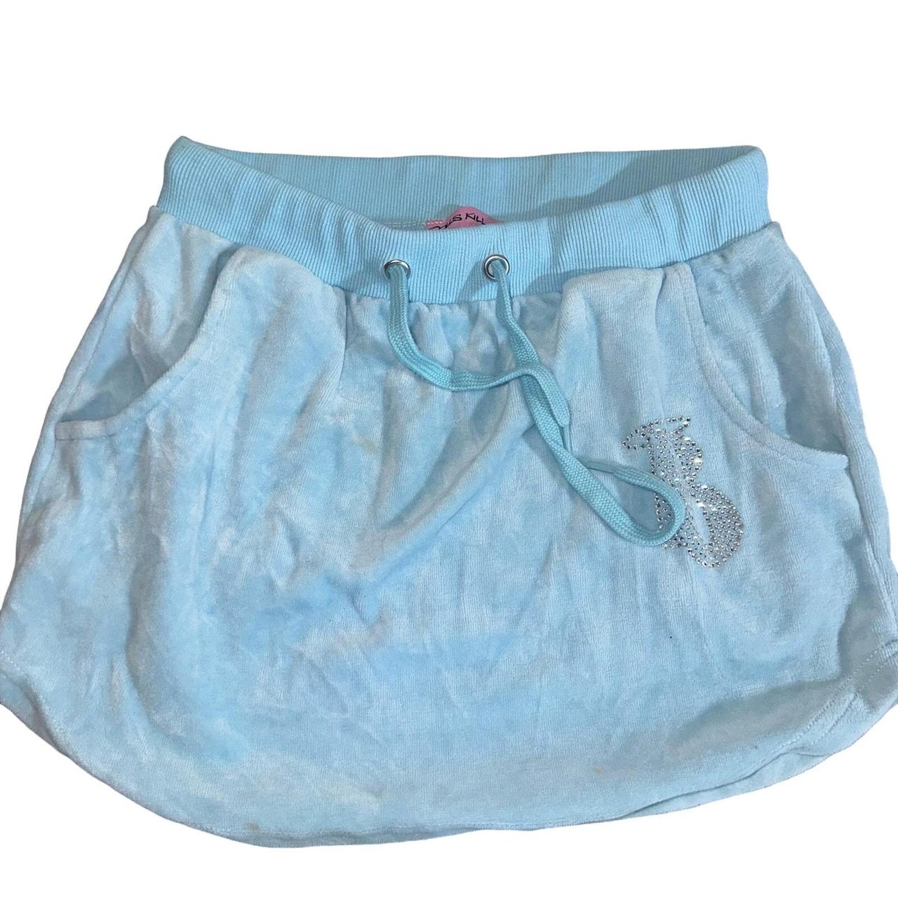 Has a faint stain that I have not attempted to take... - Depop