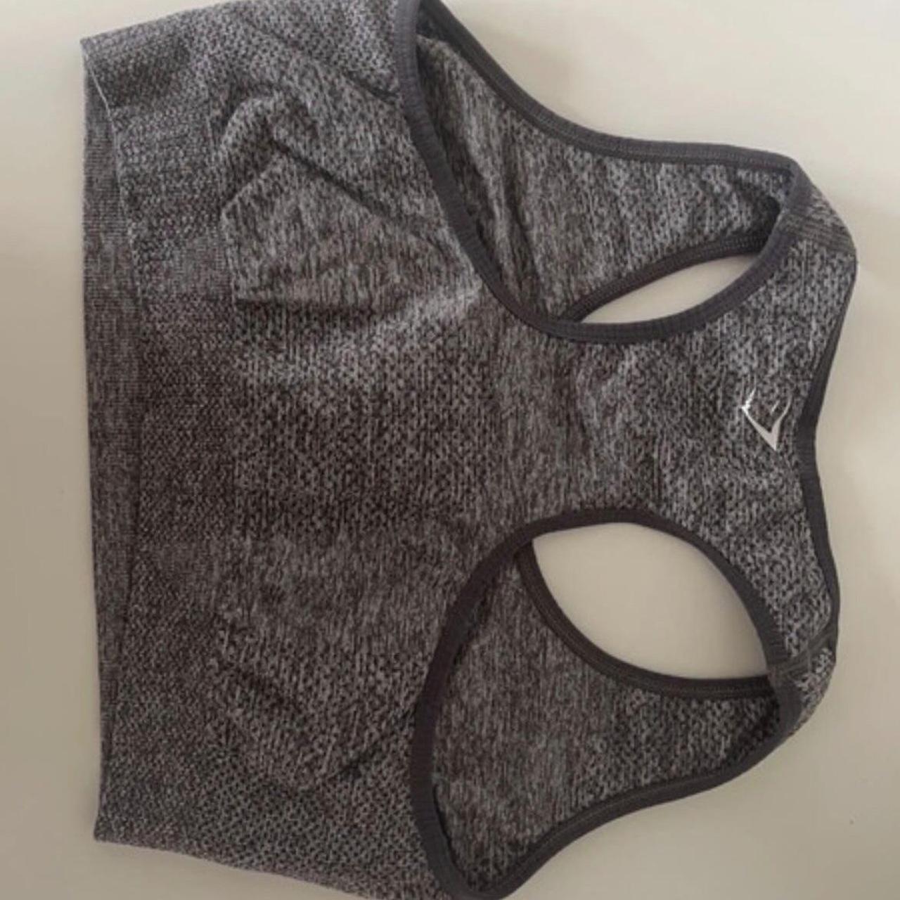 grey gymshark sports bra, doesnt fit me tried on... - Depop