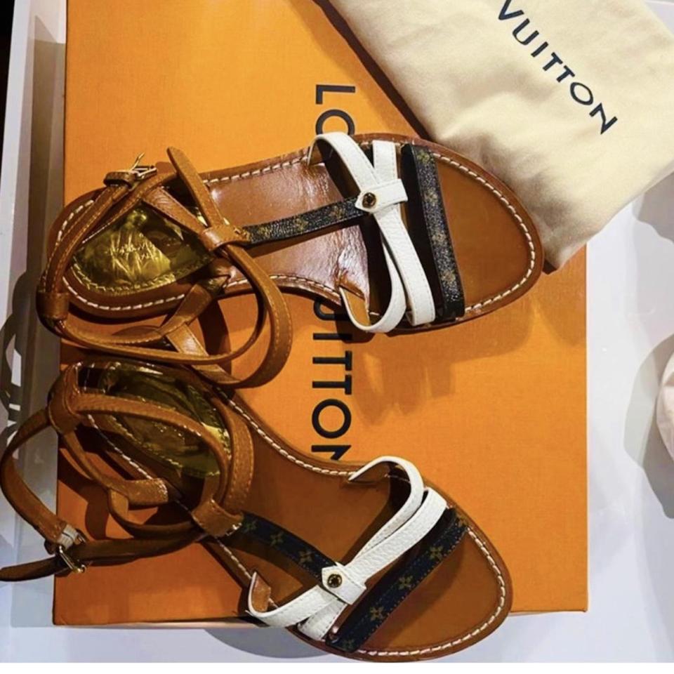 Louis Vuitton Canvas flat shoes Brand new Never - Depop