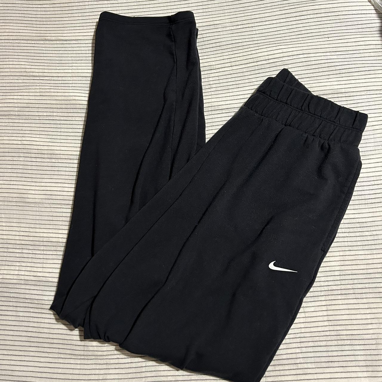 Nike Women's Small Therma-FIT Essential Warm Running - Depop