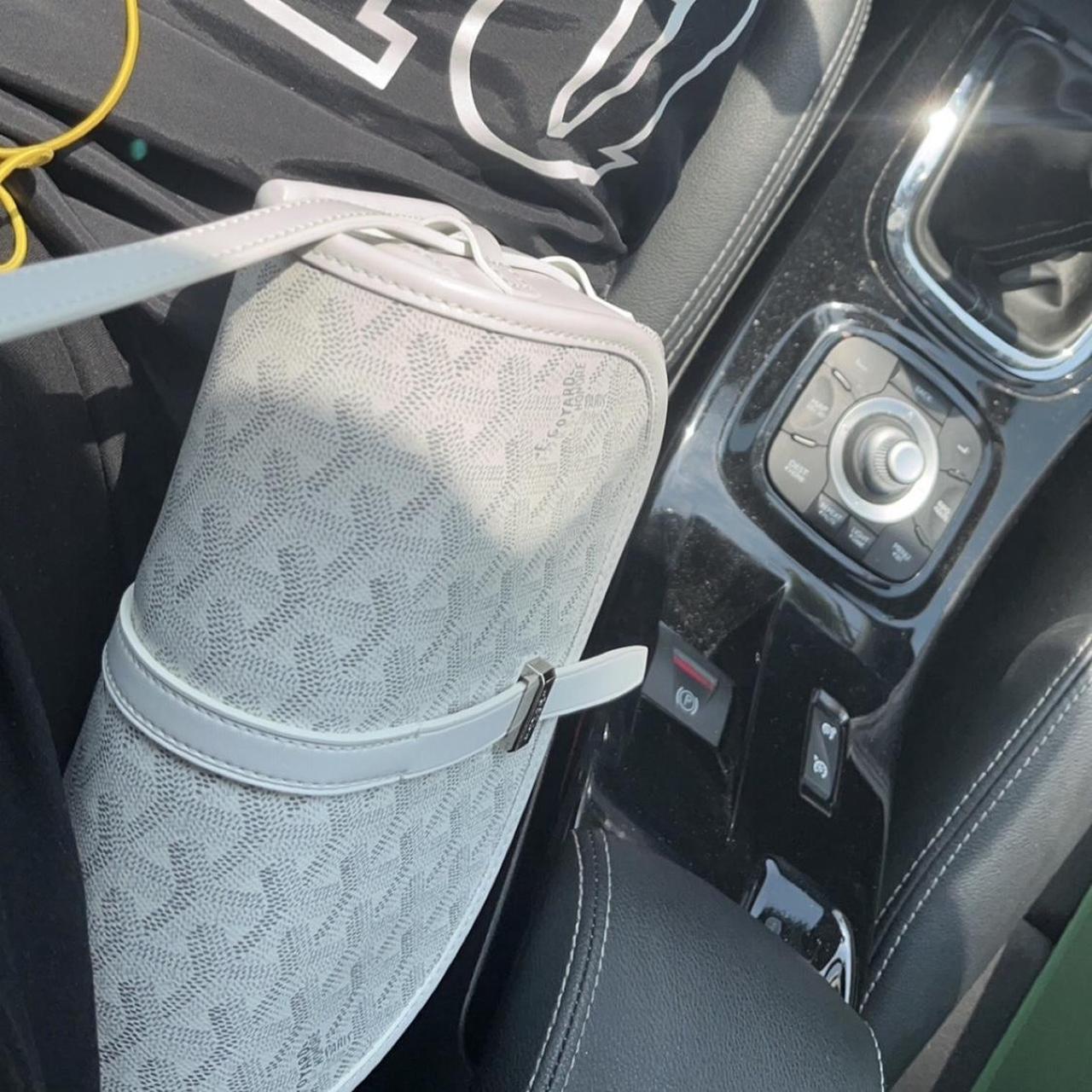 Sacoche Goyard ( Blanche/Grise, int?�rieur jaune ), - Depop
