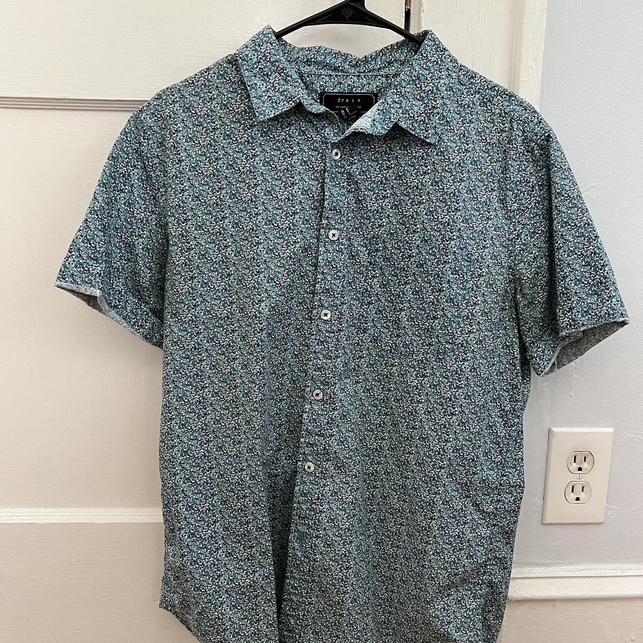 Collared button down with beautiful blue print Works... - Depop