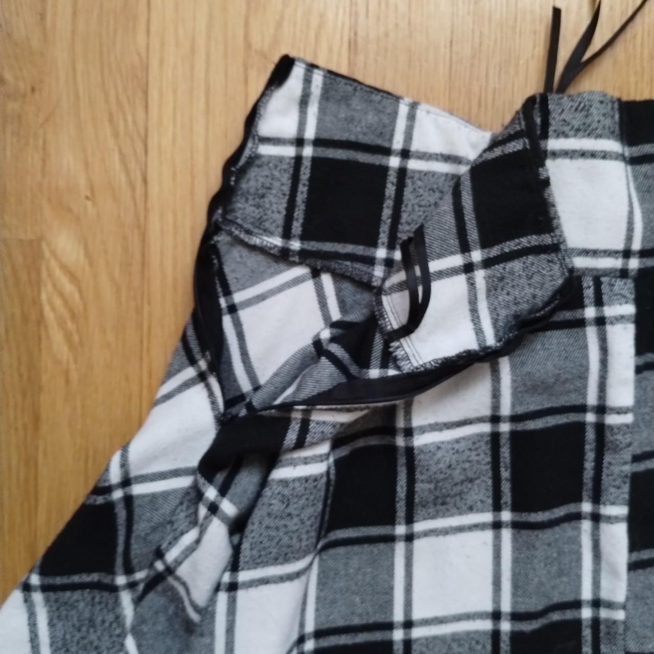 Black And White Plaid Skirt. - X Small Size - Waist: - Depop