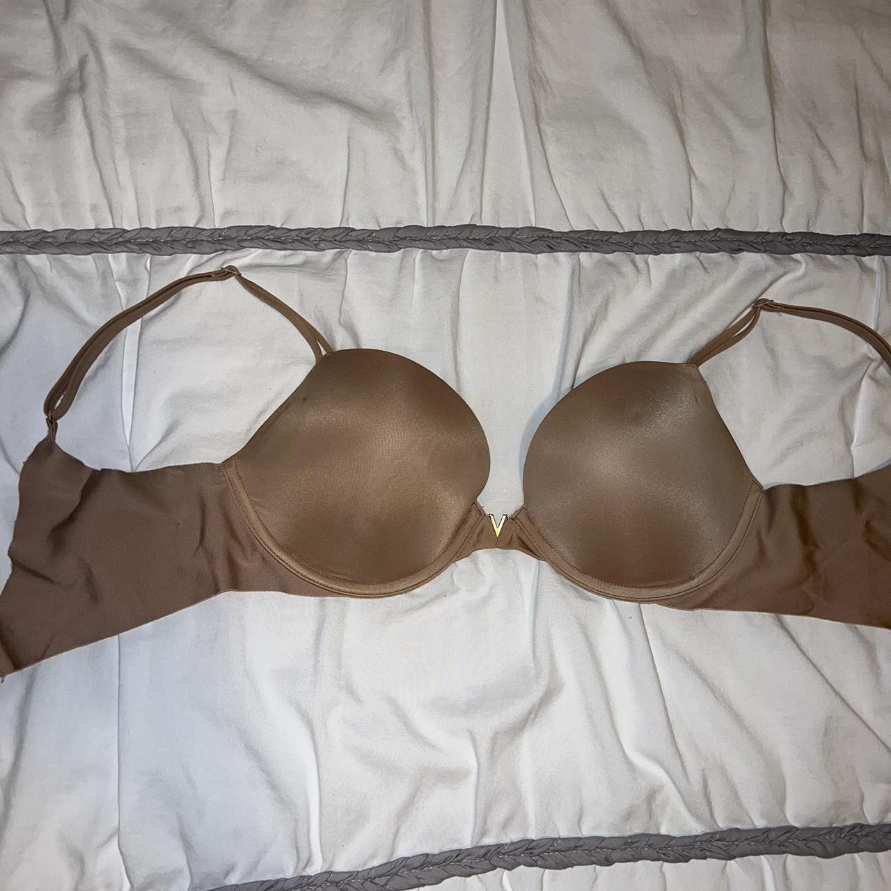 Nude 32D Victoria's Secret push-up bra. Light - Depop