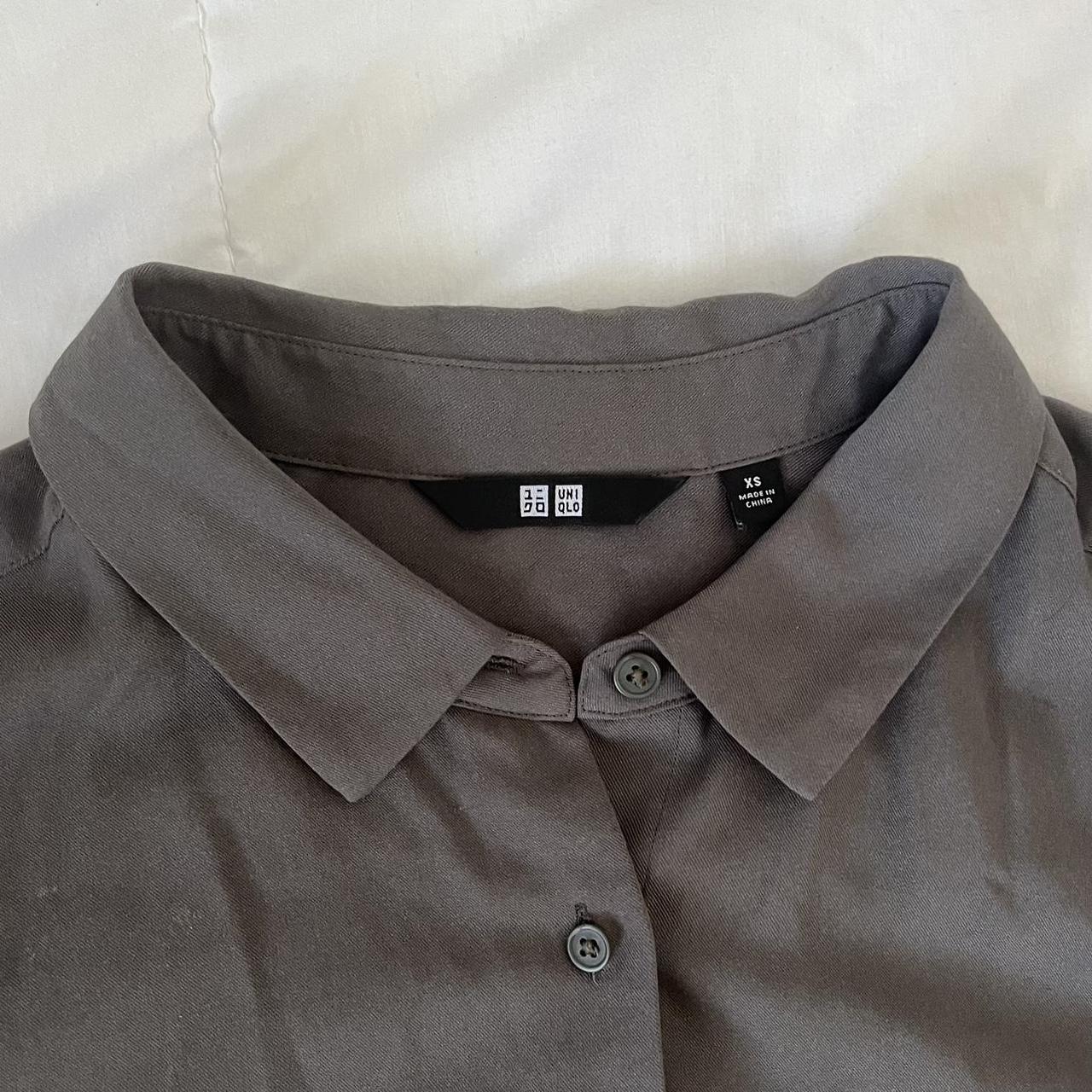 UNIQLO Collared olive green basic 🫒 -perfect closet... - Depop