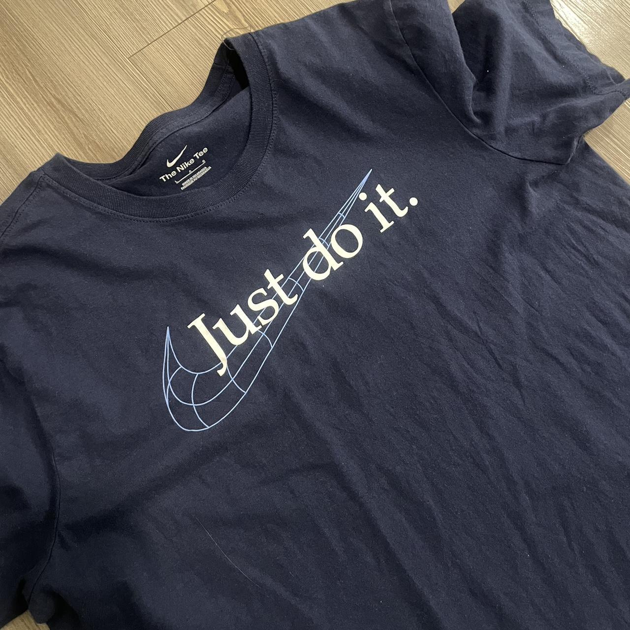 mens navy blue nike shirt