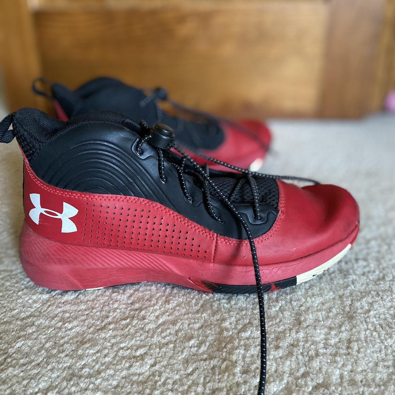 Under armour boys on sale shoes size 1