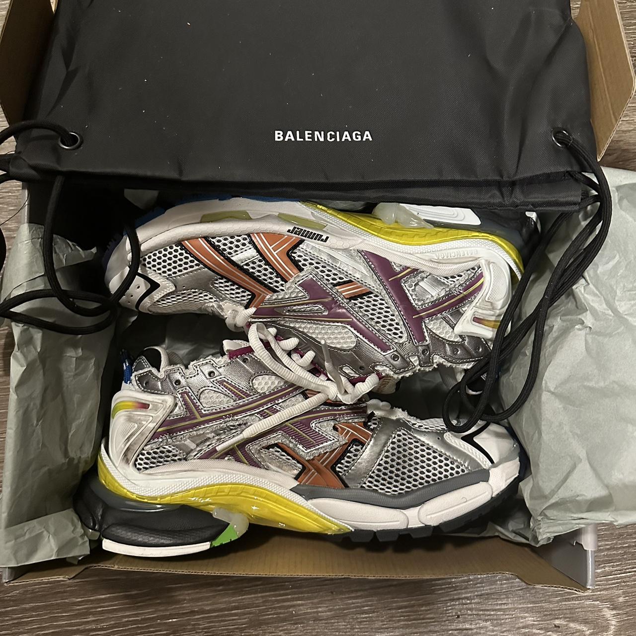 balenciaga race runner triple black