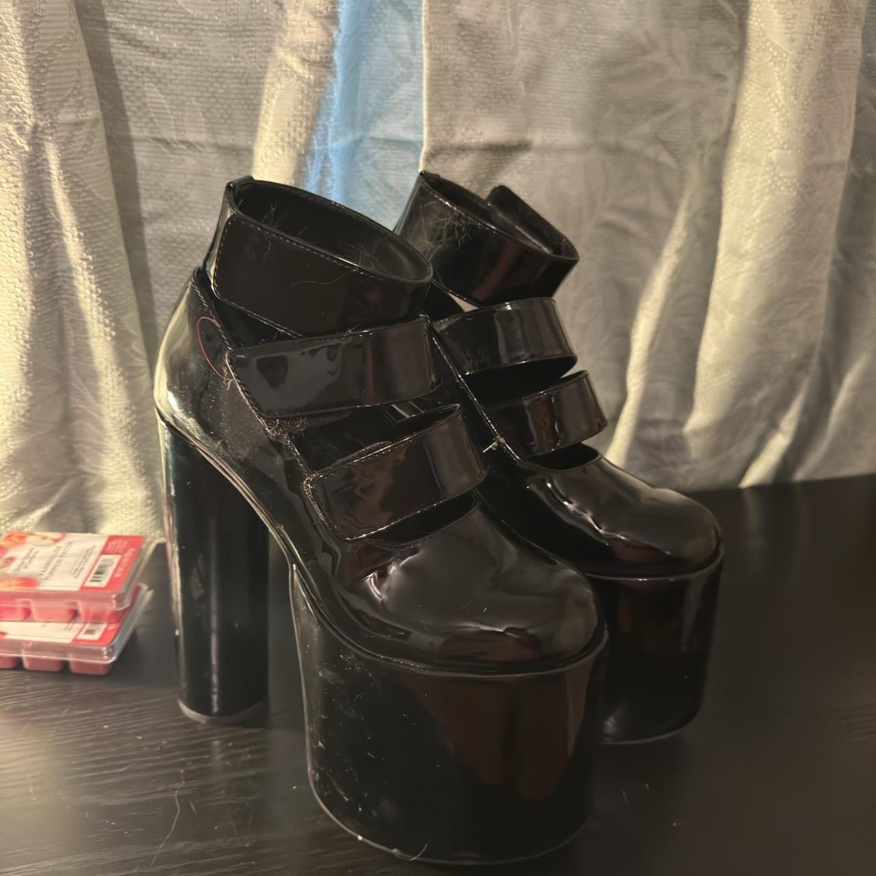 item listed by ggothicc