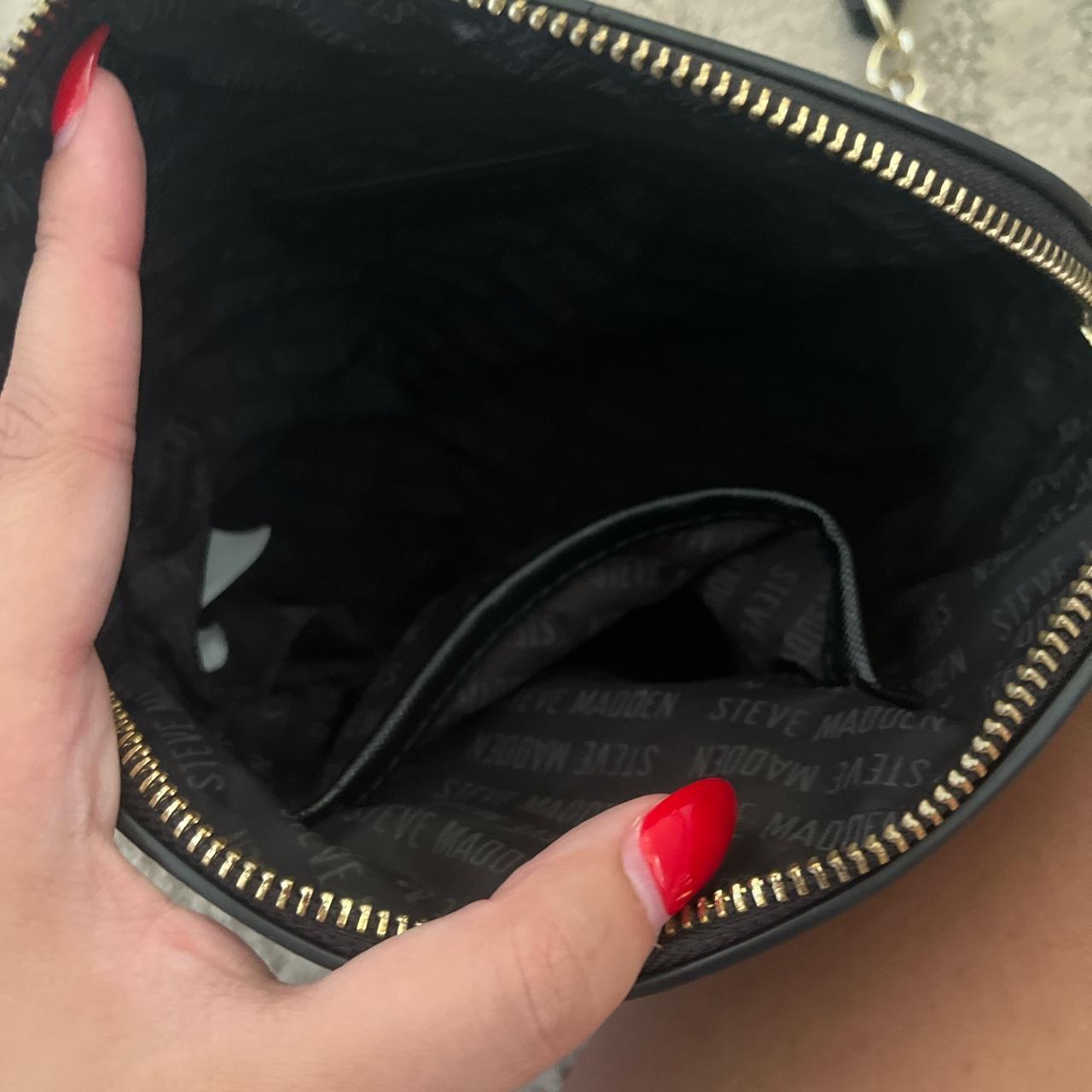 steve madden fanny pack black and silver with no - Depop