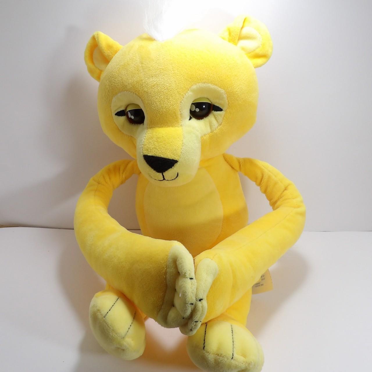 WowWee Fingerlings Lion HUGS Yellow SAM Depop