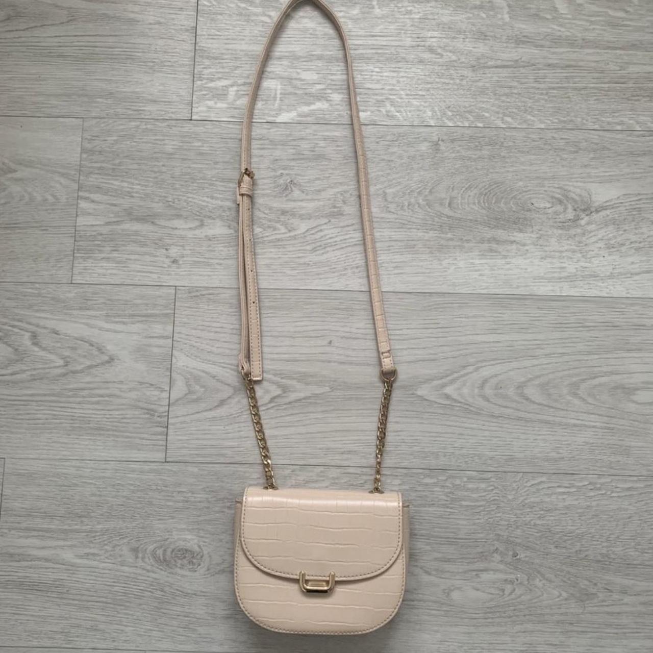 item listed by blossomxbubble
