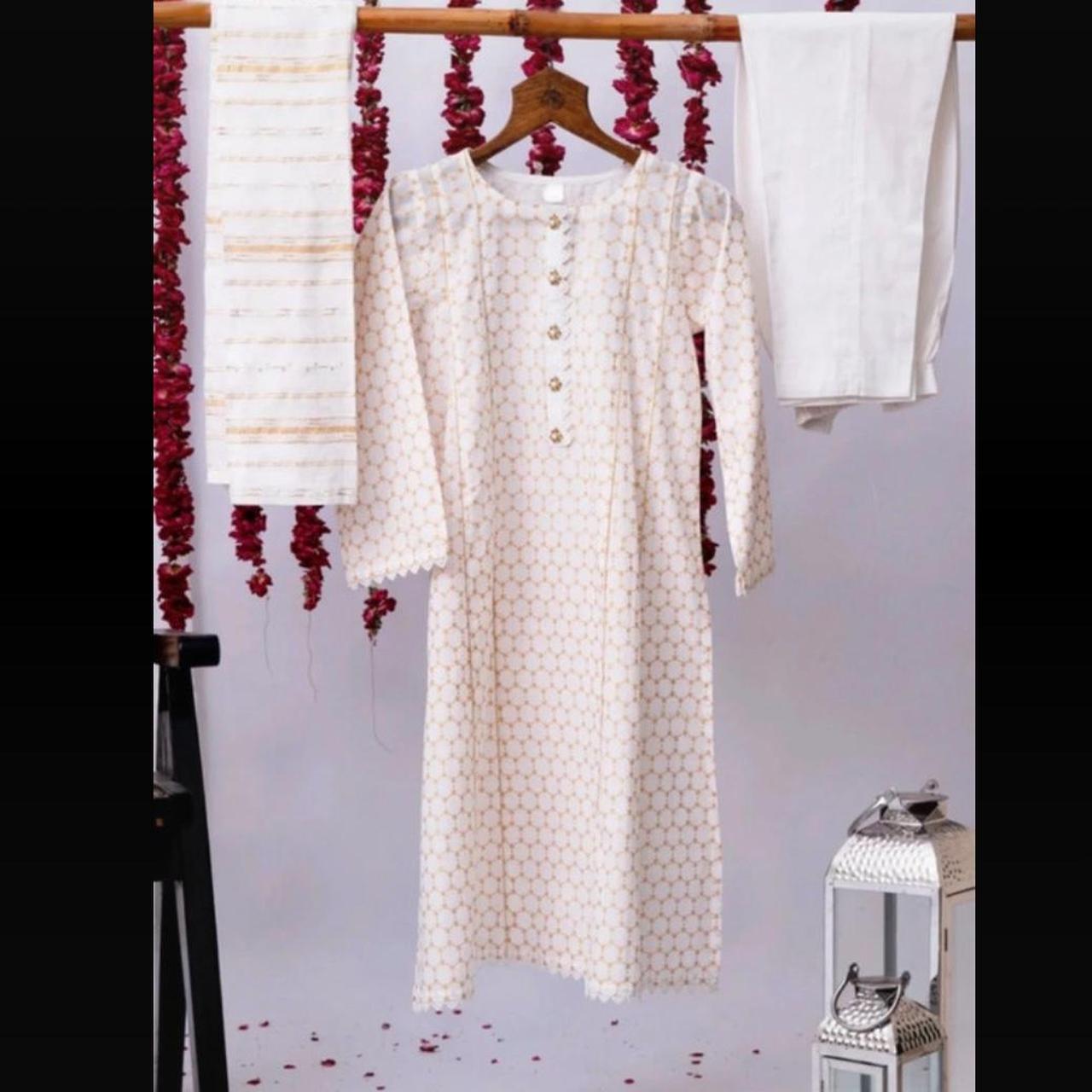 item listed by blossomxbubble
