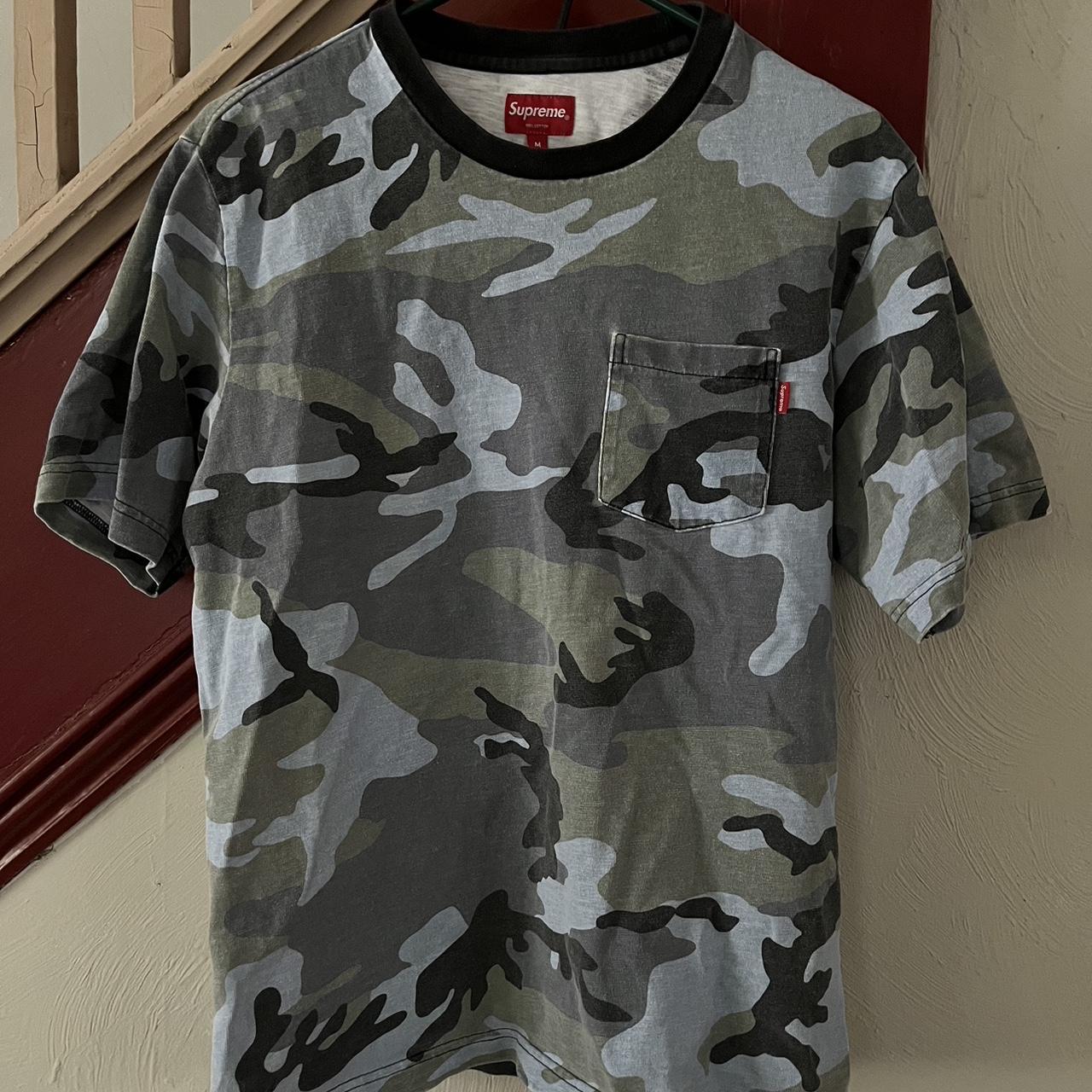 Supreme blue camo pocket tee. 100% cotton with a...