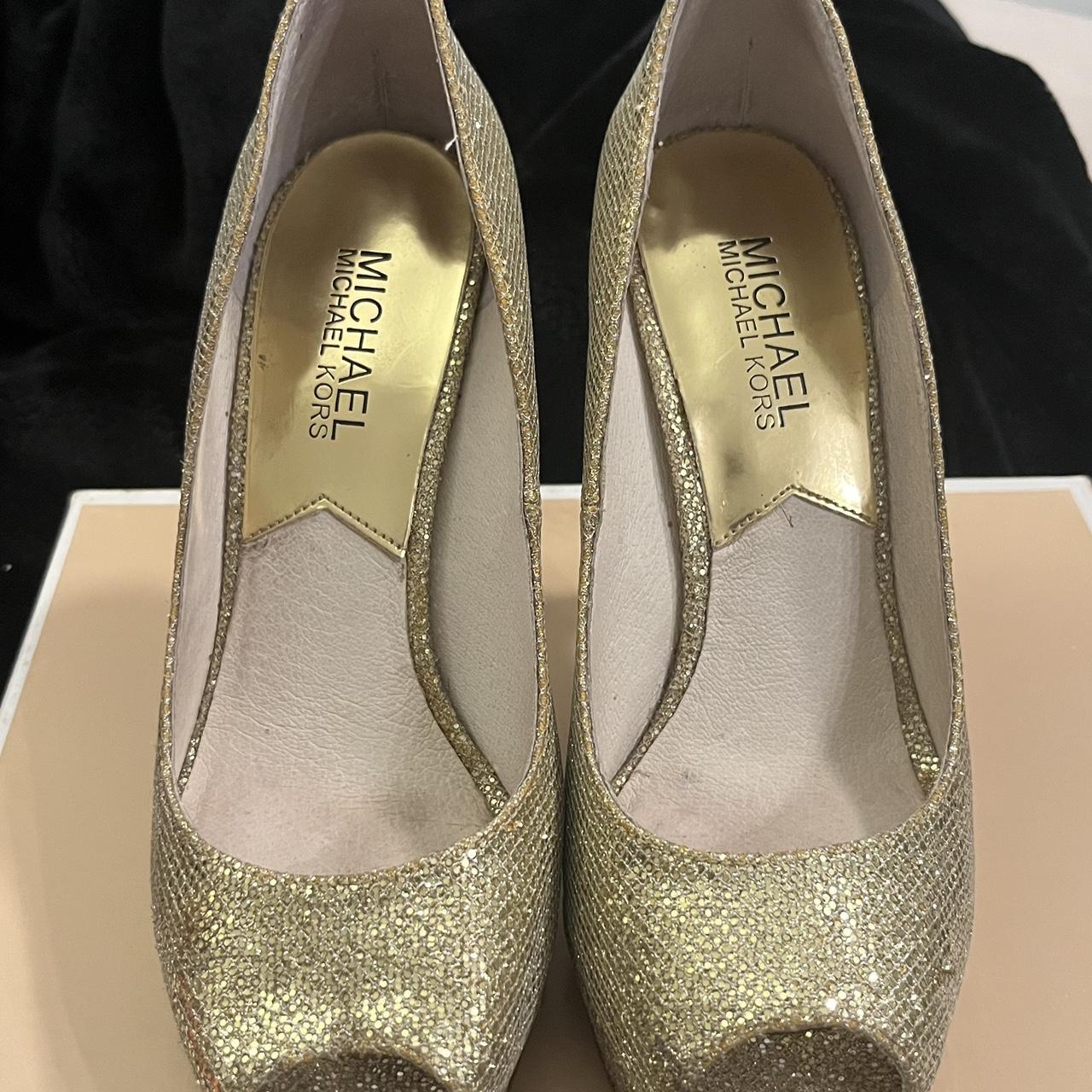 Michael kors clearance york platform pumps