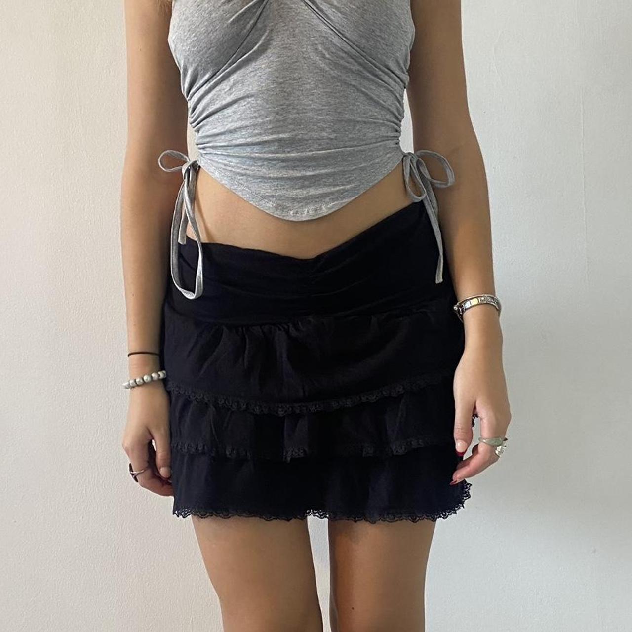 Papaya Women's Black Skirt Depop