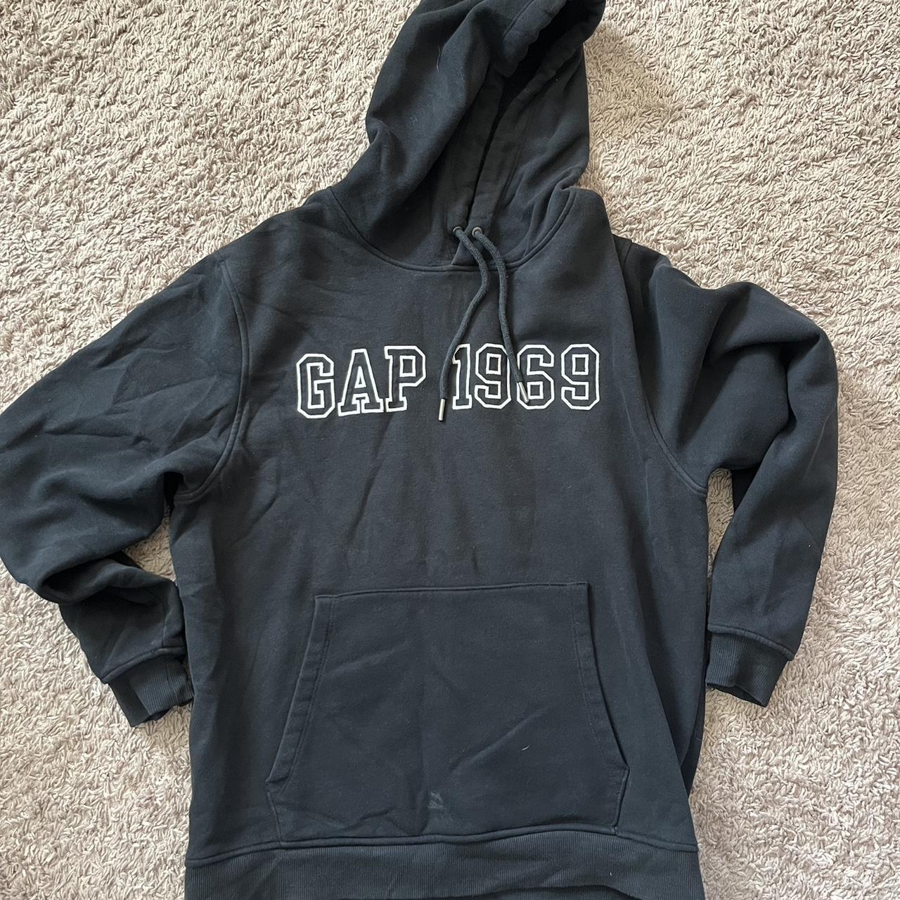 Gap black and white hoodie Size M Perfect for fall. Depop