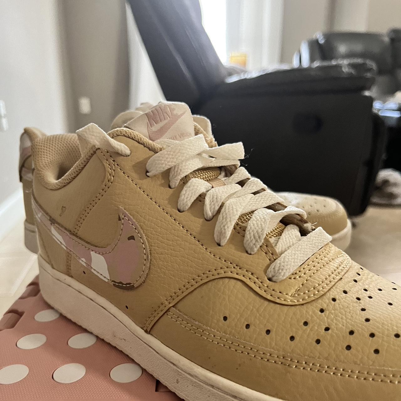 Nike tan store trainers womens