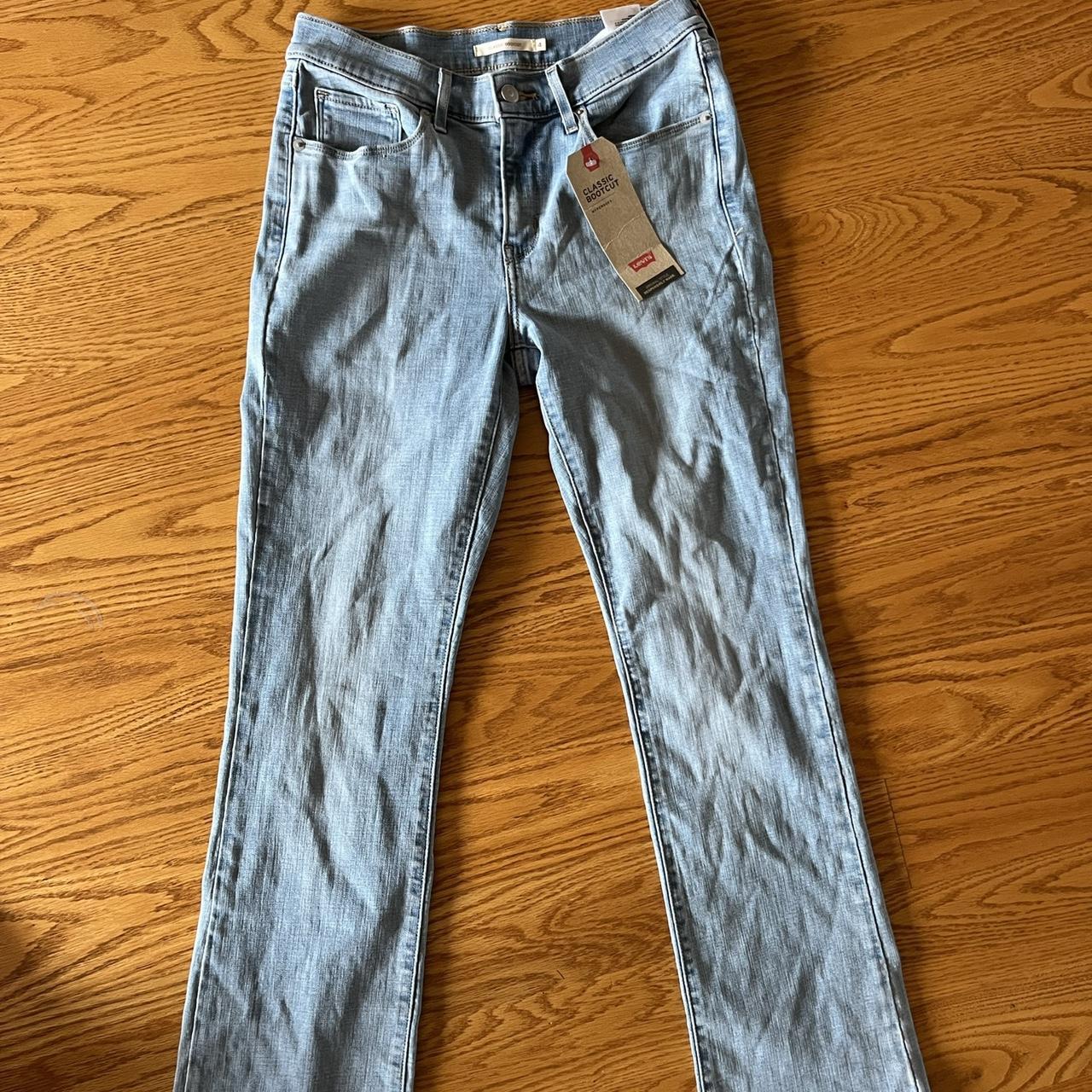 Size 4 in levis clearance jeans