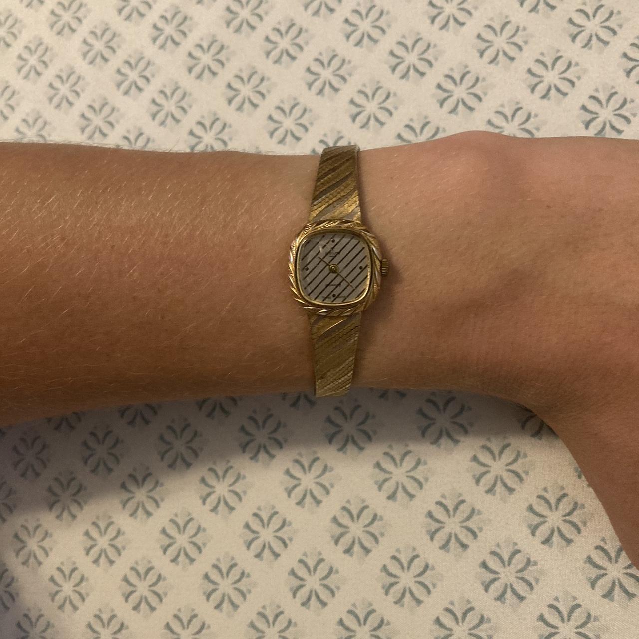 This is a vintage Woman’s Swiss made Swiss