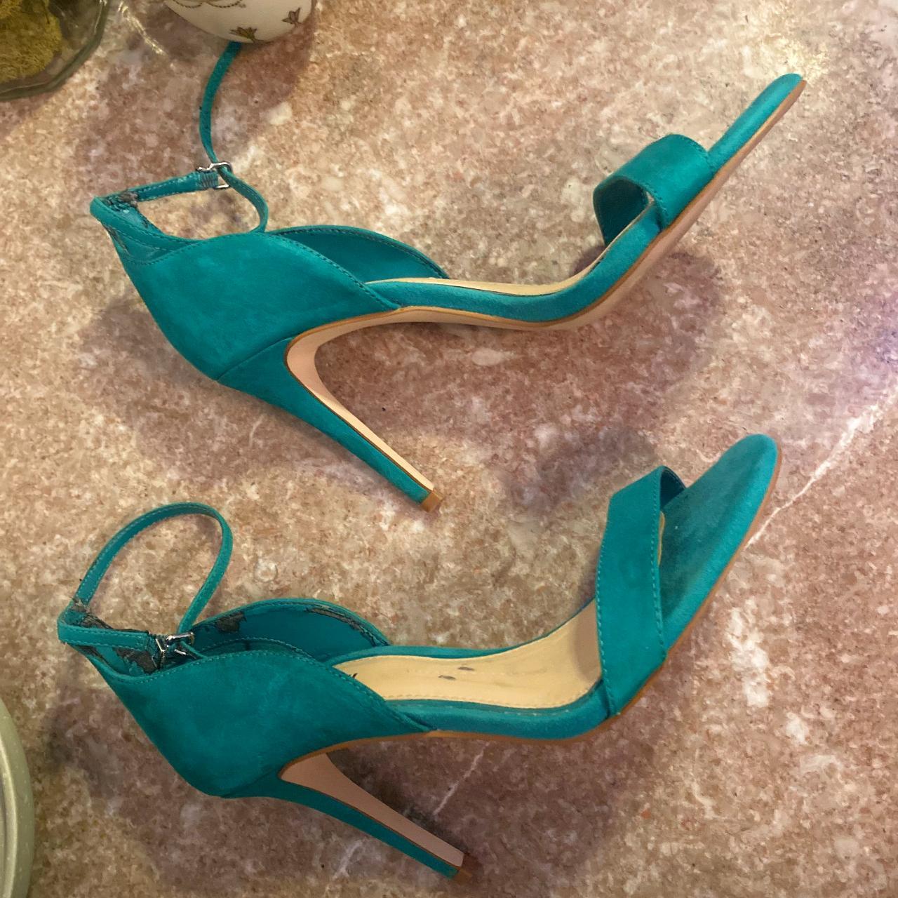 Gianni Bini Women's Blue/Green Stiletto Heel - Depop