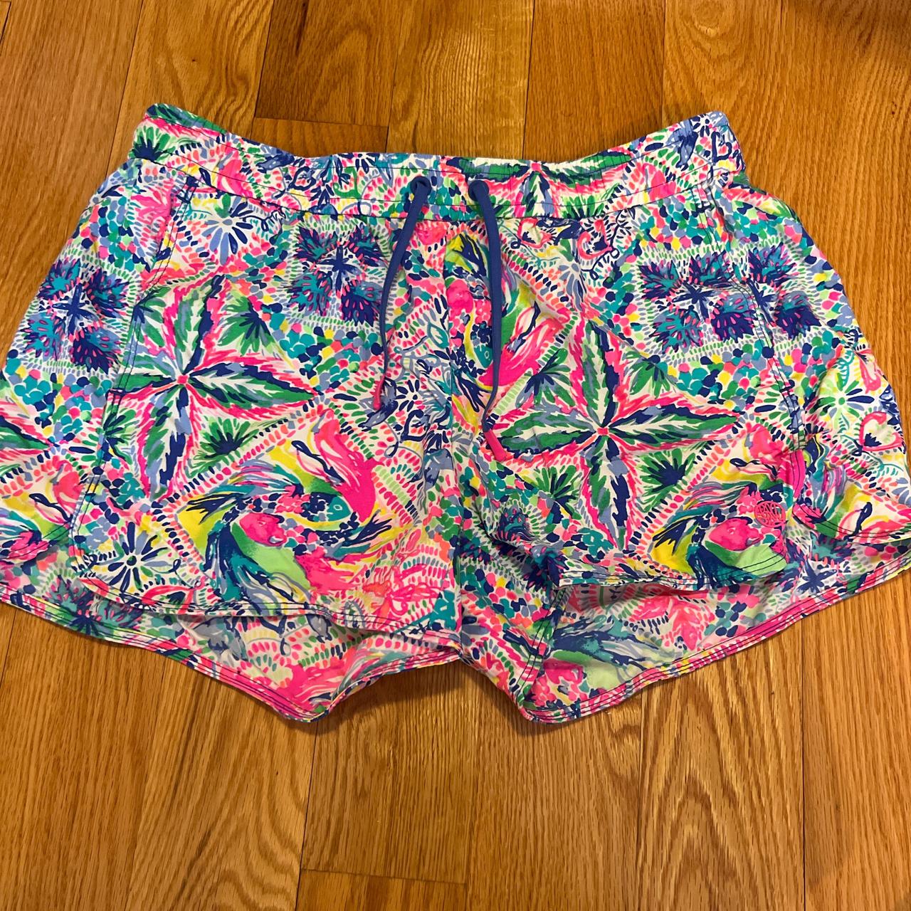 Lilly Pulitzer 4 Run Around Short in Nauti Navy