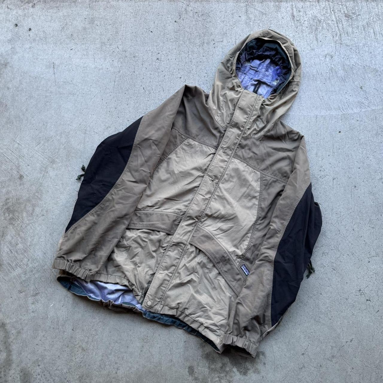 Palace Arc’teryx Alpha SV Jacket Grey L PALACE PALACE ARC'TERYX ALPHA SV JACKET GREY | REVERSIBLE