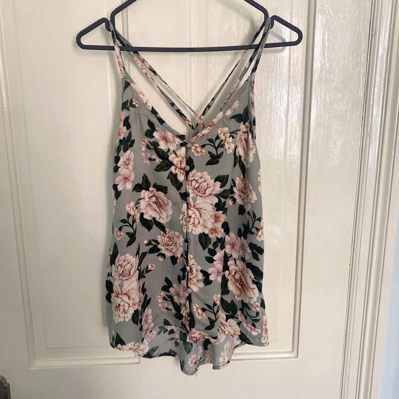 American Eagle floral tank Super soft, was ironed... - Depop