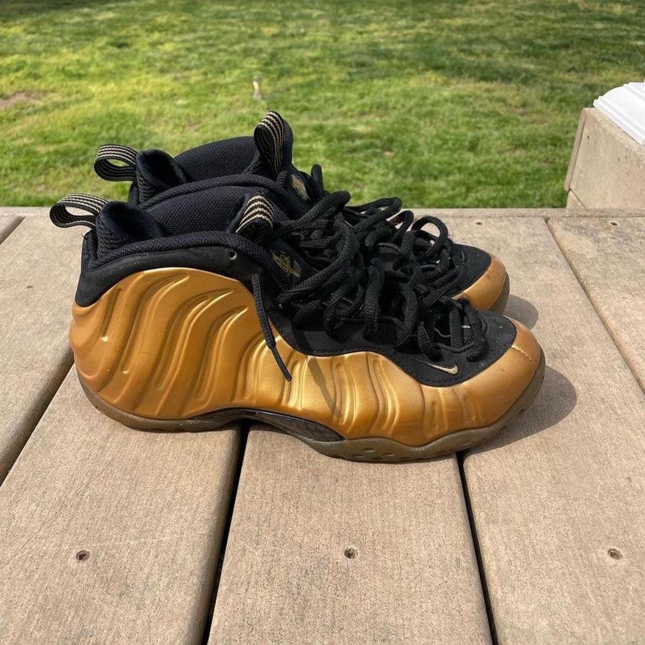 Mens gold nike on sale foamposite