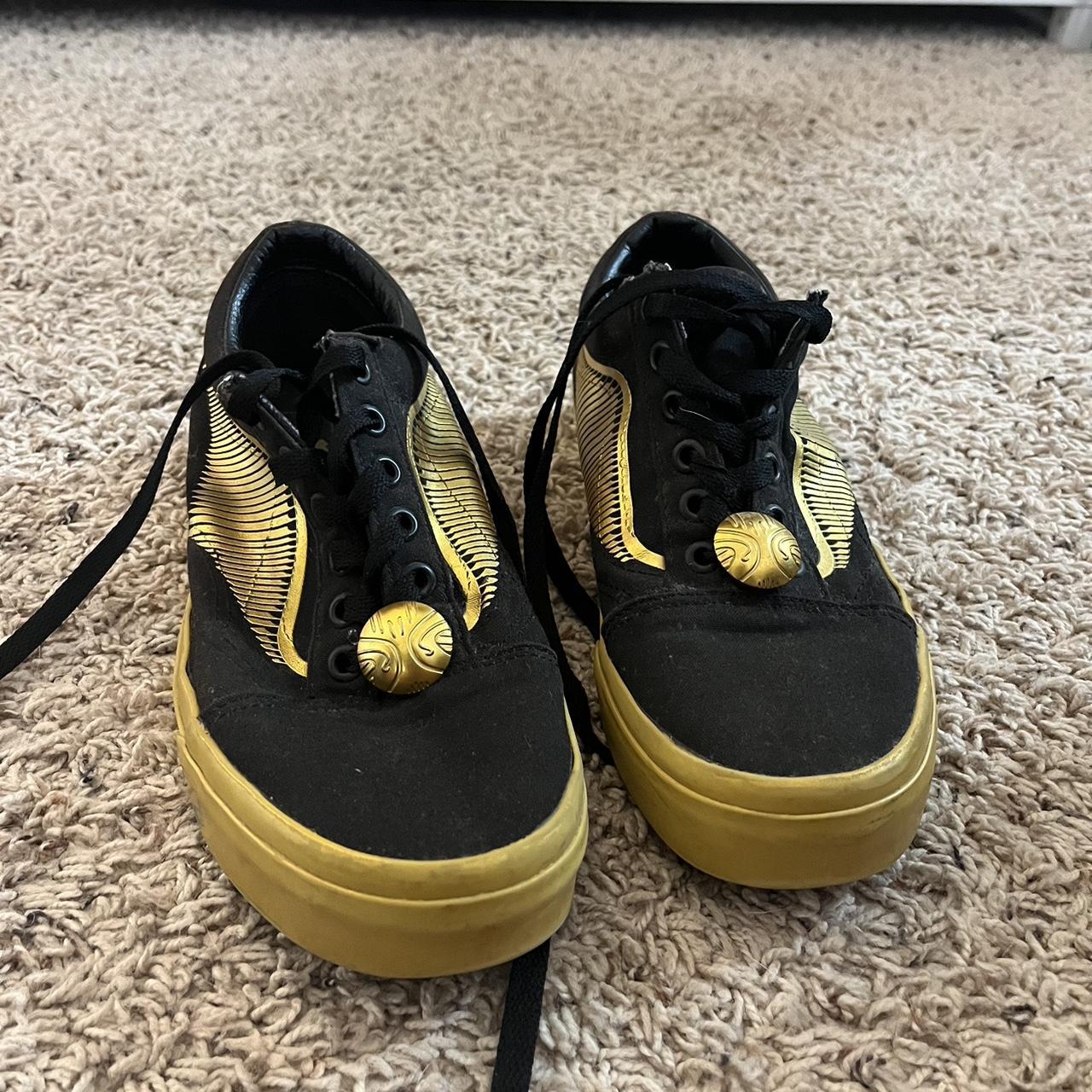 Black and gold shops harry potter vans