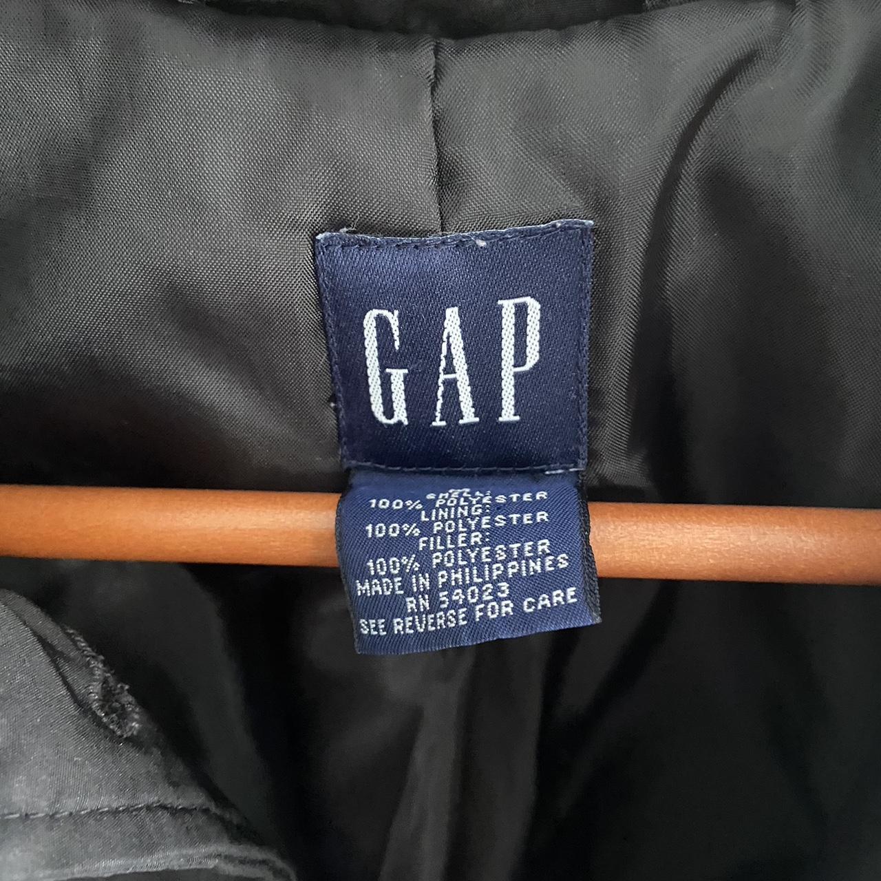 GAP women’s trench coat ABOUT THIS ITEM This... - Depop