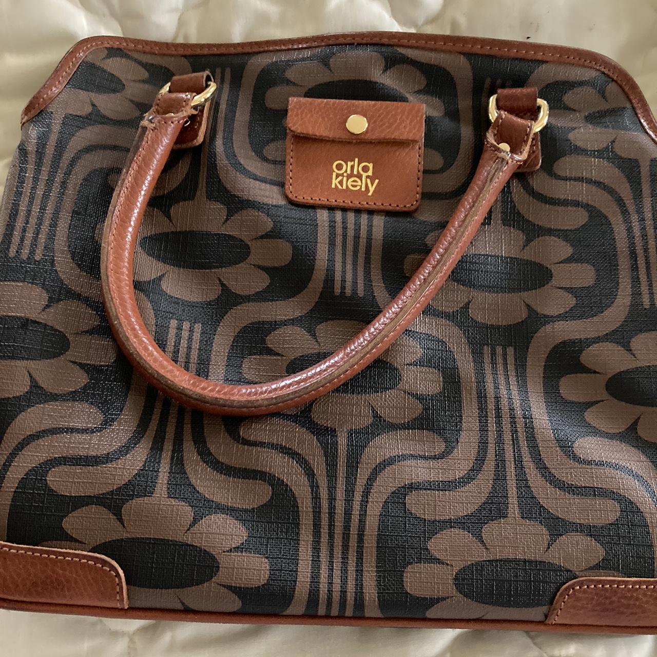 Beautiful Orla Kiely bag..also comes with king... Depop