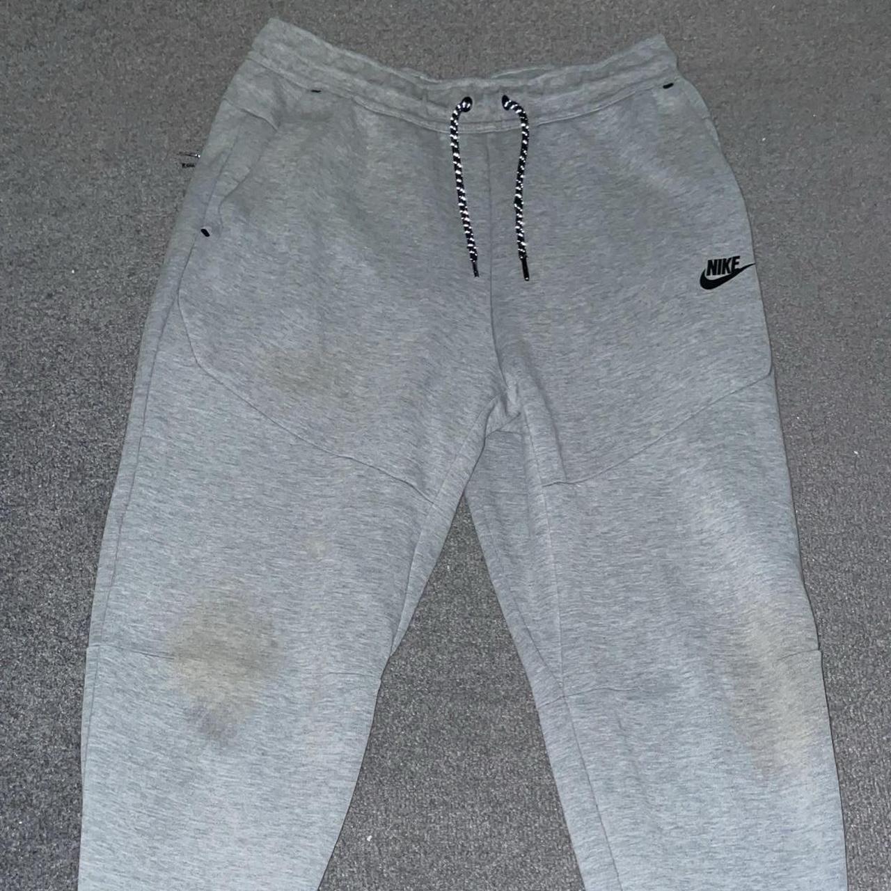 mens grey nike tech fleece joggers