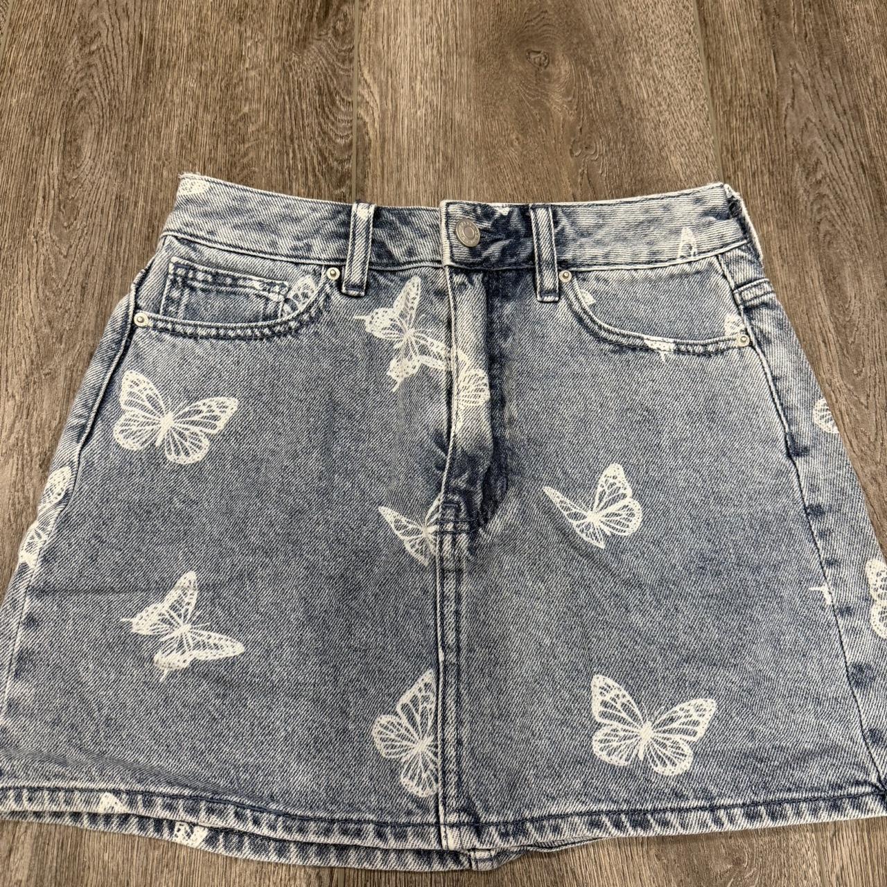 PacSun Women's Skirt - Blue - 24 – PacSun denim mini skirt with white butterfly …