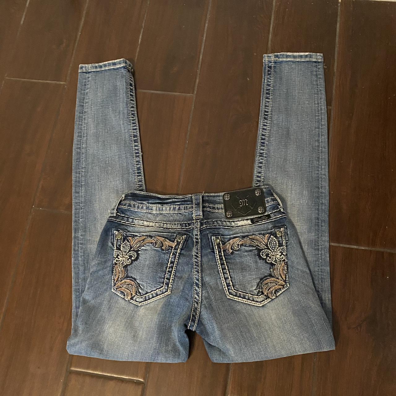 item listed by angikeeff
