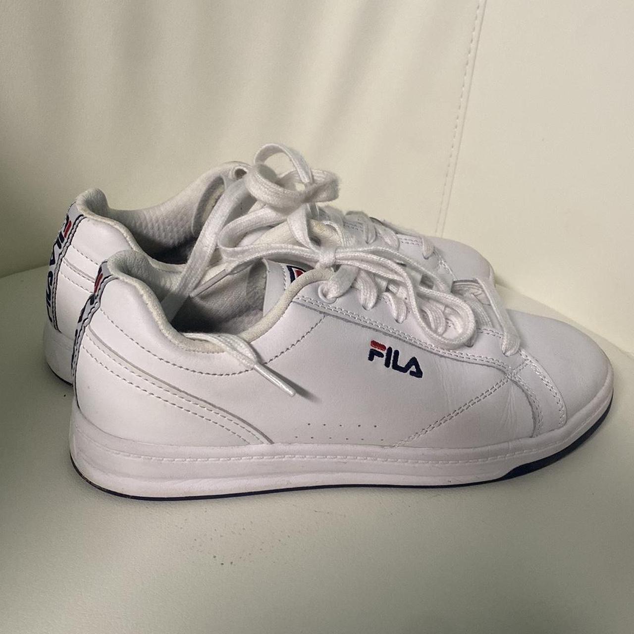 Fila ladies 2025 leather court shoe