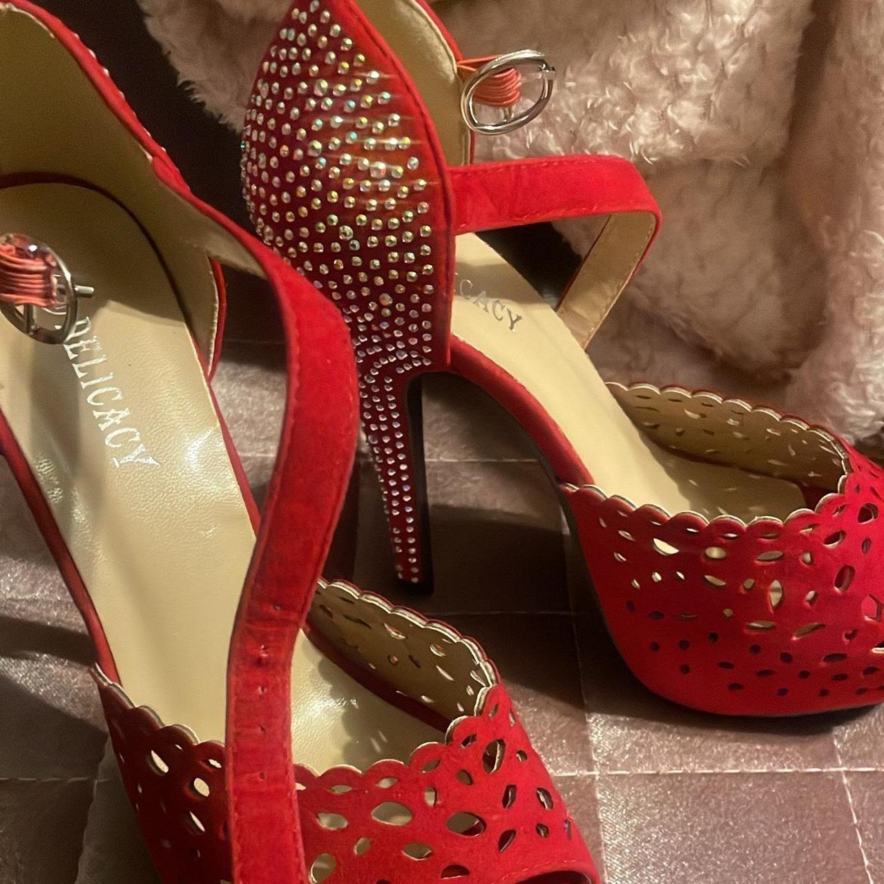 Red heels size 6 shops