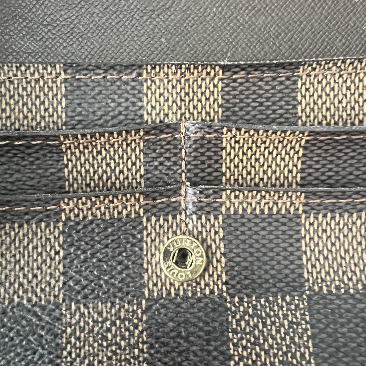 Louis Vuitton sarah wallet Damier print with gold - Depop