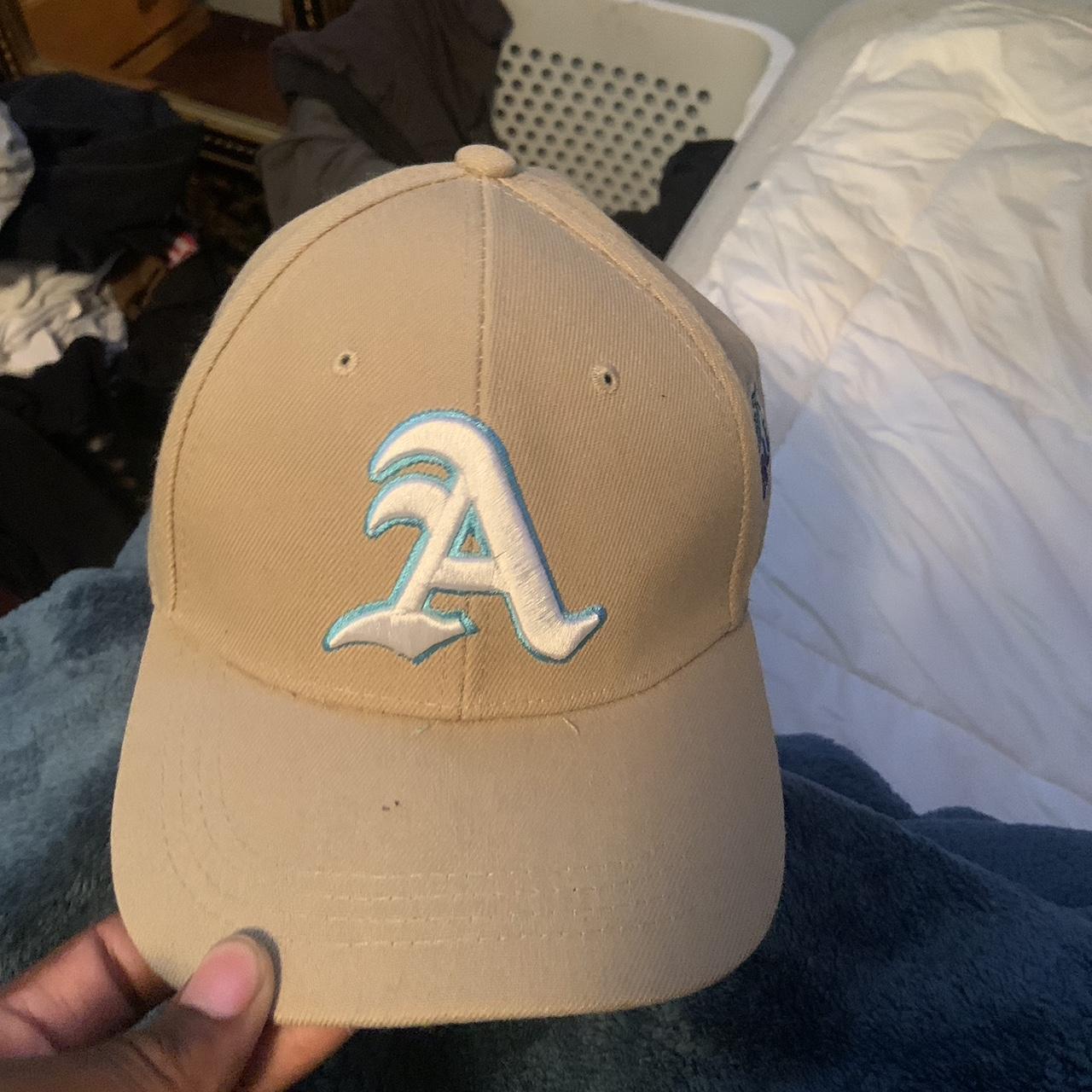 Atlanta braves hat beige Depop