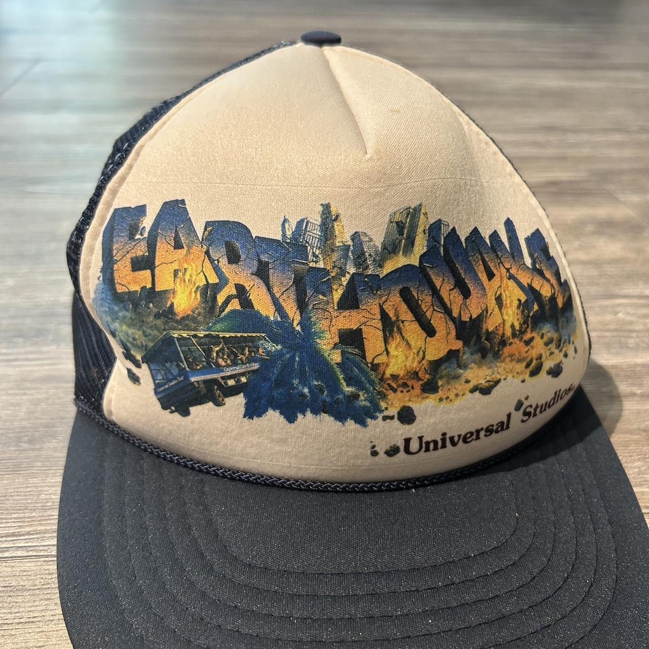 Vintage universal studios earthquake trucker hat good