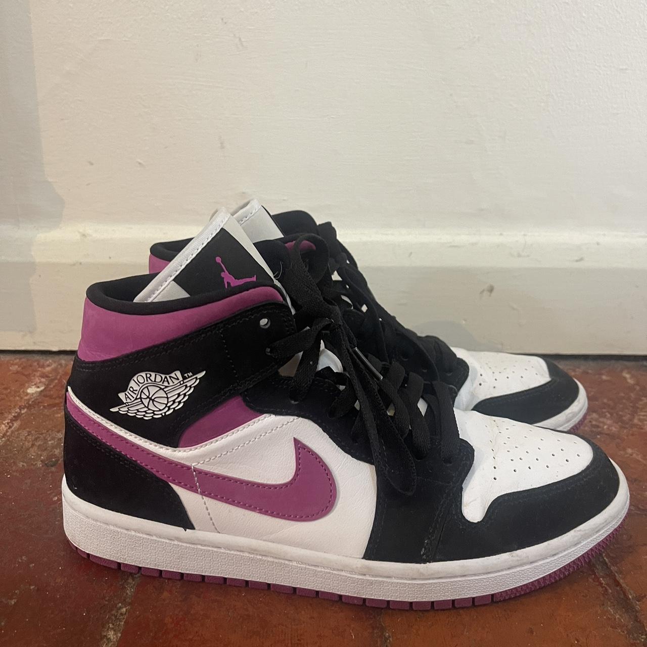 women's air jordan 1 mid magenta