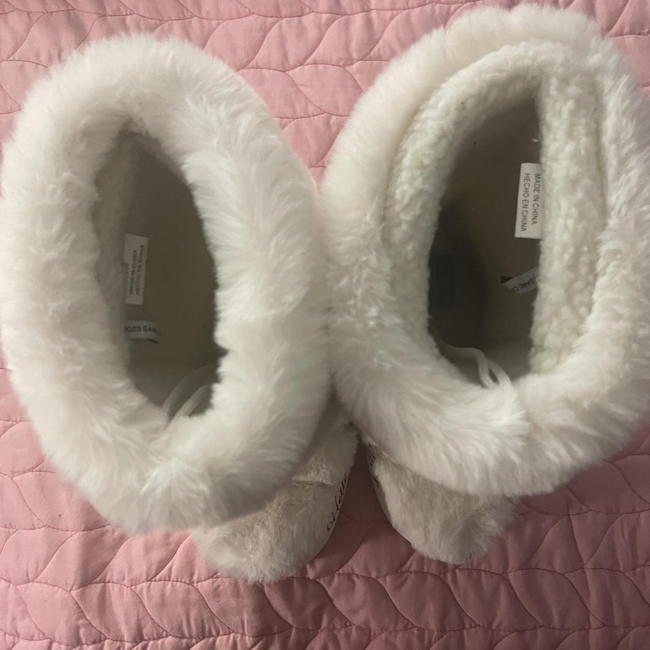 Never worn hello kitty moon boots - Depop